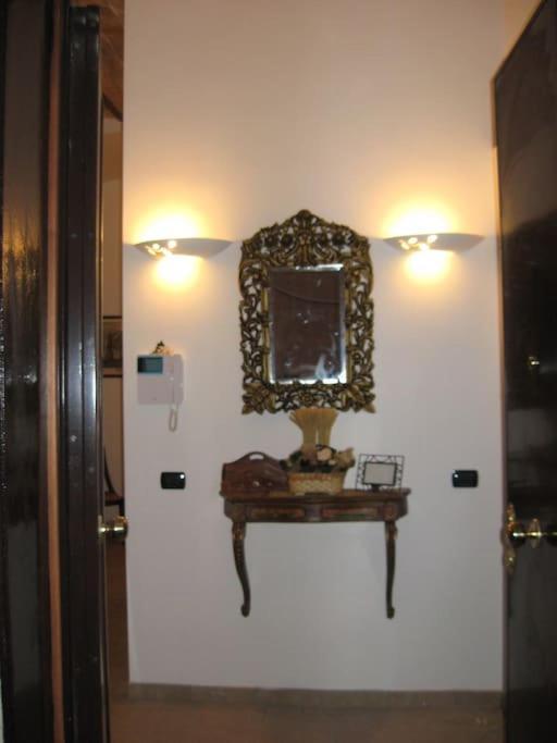 Vivilo Collection - Opera Teather Apartment - Very Central Rom Eksteriør billede